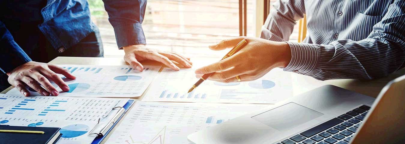 AI-style dashboard showing DSO reduction